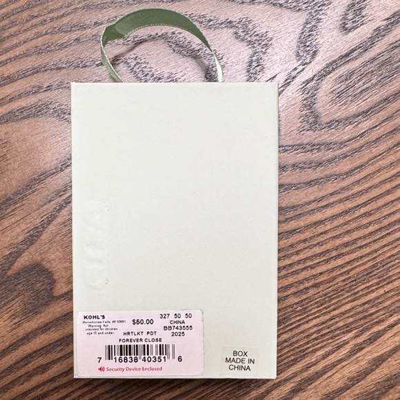 Gold Heart Locket Necklace - Picture 3 of 4